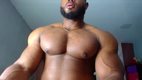 Snapshot of strong_george1 chatting on 15, 12, 2025 strong_george1 online show from 15, 12, 2025