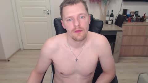 strong_guy_xxx online show from 13, 11, 2025