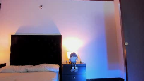 Snapshot of strosa_ chatting on 4, 1, 2025 strosa_ online show from 4, 1, 2025