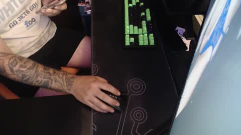 stud69861714 online show from 19, 9, 2025