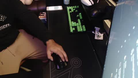 stud69861714 online show from 28, 9, 2025