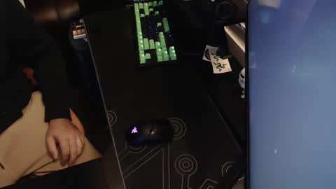 stud69861714 online show from 19, 10, 2025