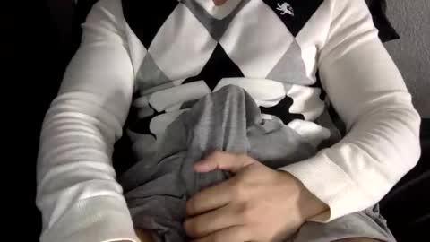 Snapshot of studmuffinxo chatting on 4, 12, 2025 STUD online show from 4, 12, 2025