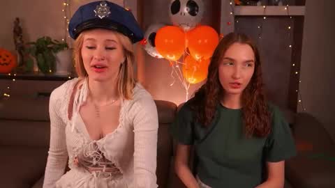 Snapshot of suannedoriean chatting on 2, 11, 2025 Mure online show from 2, 11, 2025