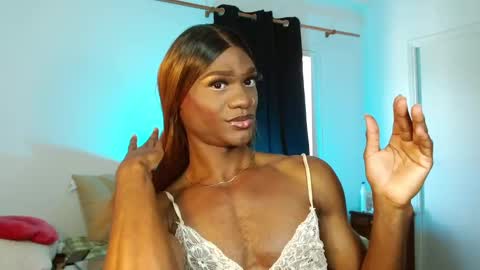 Snapshot of suannyklatten_ chatting on 24, 2, 2025 Suanny Klatten It is my account independent online show from 24, 2, 2025