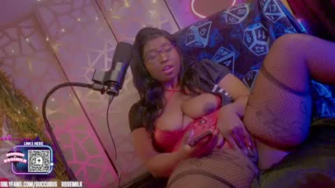 Snapshot of succubus_rosemilk chatting on 7, 1, 2025 Succubus RoseMilk online show from 7, 1, 2025