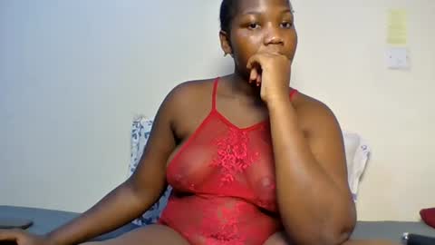 Snapshot of sucker_queen chatting on 2, 7, 2026 Beverly online show from 2, 7, 2026