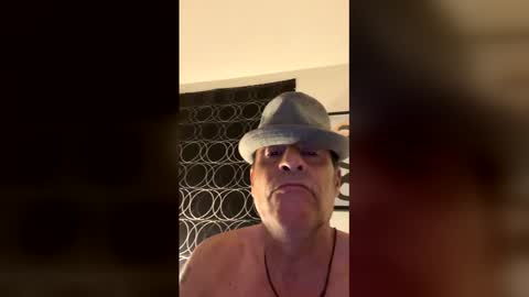 SUCKITU812 online show from 29, 3, 2026