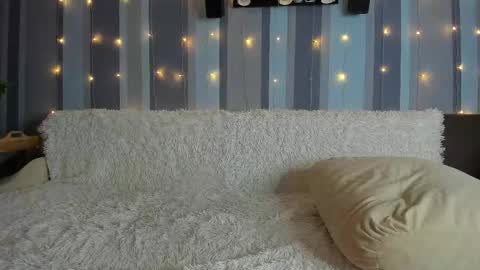 Snapshot of sucklovers chatting on 25, 2, 2026 Kat Martinez online show from 25, 2, 2026