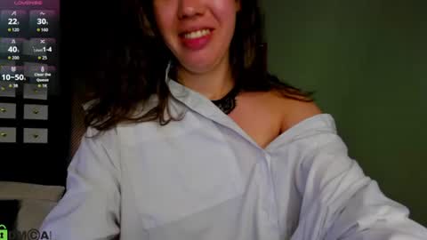 Snapshot of suee_larson chatting on 21, 6, 2026 Sue online show from 21, 6, 2026