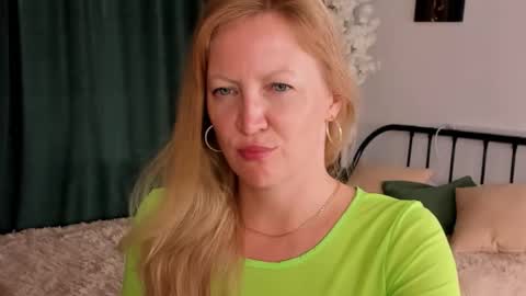 sugamomy online show from 10, 9, 2025