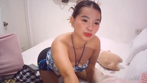 Snapshot of sugar_jazzz chatting on 9, 9, 2025 Rosiee online show from 9, 9, 2025