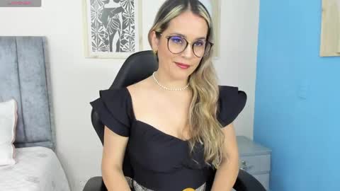 Snapshot of sugar_milff chatting on 28, 4, 2026 sugar_milff online show from 28, 4, 2026