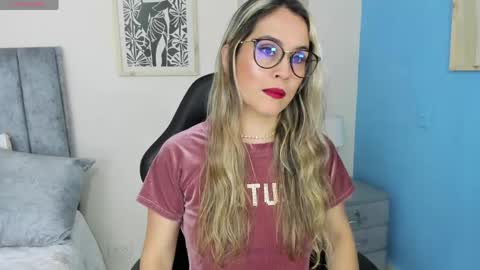 Snapshot of sugar_milff chatting on 12, 5, 2026 sugar_milff online show from 12, 5, 2026