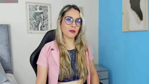 Snapshot of sugar_milff chatting on 25, 5, 2026 sugar_milff online show from 25, 5, 2026