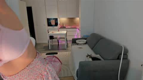 Snapshot of sugar_rainbow chatting on 28, 11, 2025 Kinga online show from 28, 11, 2025