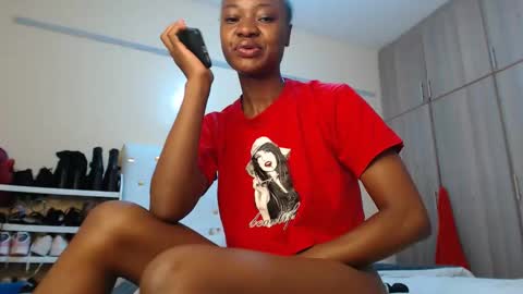 Snapshot of sugarlips_05 chatting on 14, 11, 2025 sugar online show from 14, 11, 2025