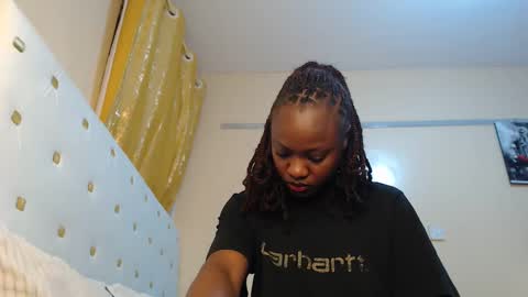 Snapshot of sugarlips_05 chatting on 14, 12, 2025 sugar online show from 14, 12, 2025