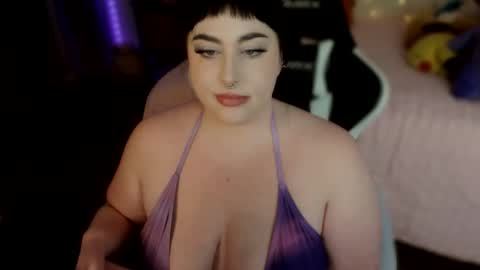 Lucy Love online show from 17, 4, 2026