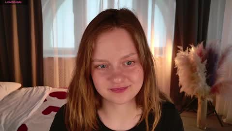 sugarstrawberry online show from 16, 4, 2026