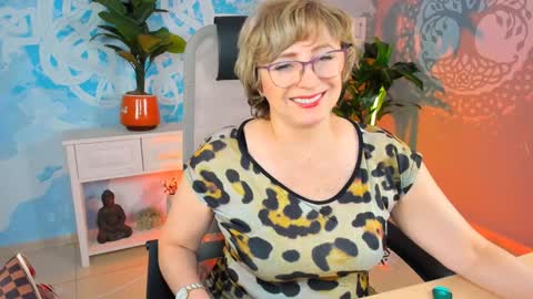 Vivien online show from 28, 12, 2024