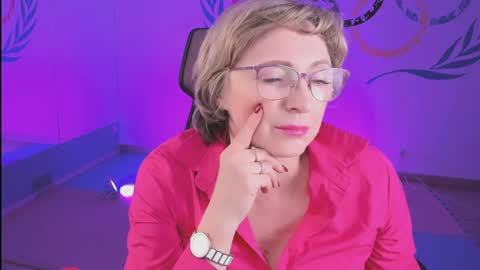 Vivien online show from 5, 1, 2025