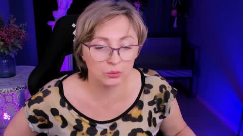 Vivien online show from 15, 1, 2025