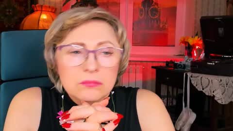 Vivien online show from 5, 3, 2025