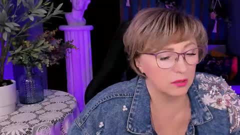 Vivien online show from 15, 10, 2025