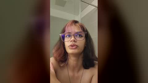 Snapshot of sukulaurens chatting on 16, 12, 2025 Suku Ren online show from 16, 12, 2025