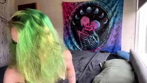 Snapshot of summer96o chatting on 6, 3, 2025 Summer online show from 6, 3, 2025