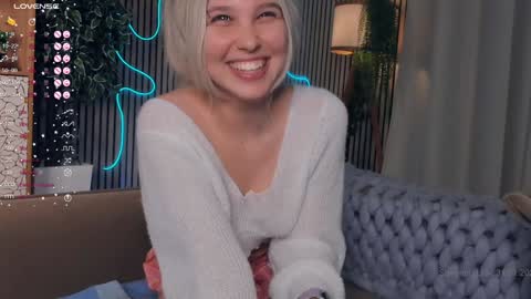 Snapshot of summer_lilac chatting on 31, 1, 2025 Nelly online show from 31, 1, 2025