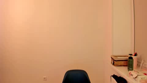 Summer Preston online show from 18, 12, 2025