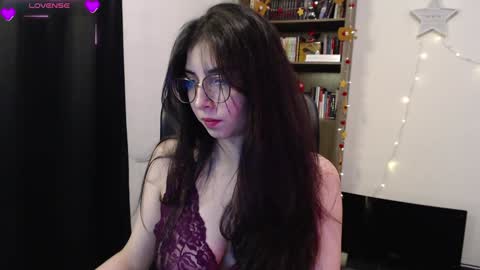 Snapshot of sunflower_uwu chatting on 14, 12, 2024  violetta  online show from 14, 12, 2024