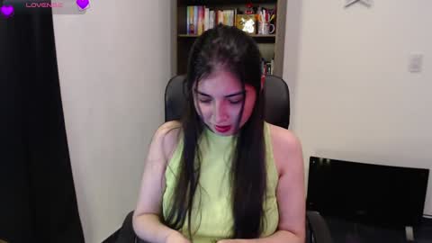 Snapshot of sunflower_uwu chatting on 29, 1, 2025  violetta  online show from 29, 1, 2025