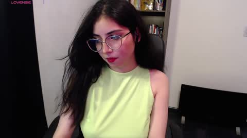 Snapshot of sunflower_uwu chatting on 7, 3, 2025  violetta  online show from 7, 3, 2025