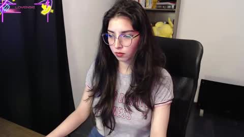 Snapshot of sunflower_uwu chatting on 6, 10, 2025  violetta  online show from 6, 10, 2025