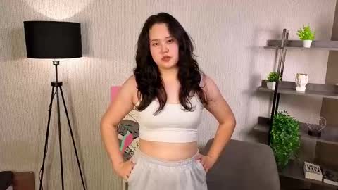 Snapshot of sunnivagaillard chatting on 26, 11, 2025 Kiki online show from 26, 11, 2025