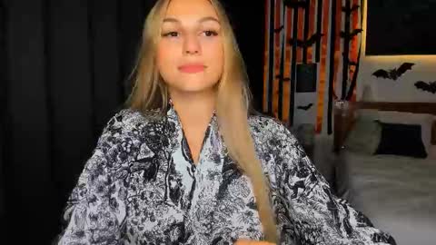 sunsetwithava online show from 7, 11, 2025