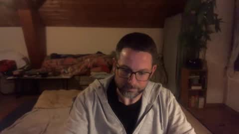 supersquirrel81 online show from 18, 12, 2025