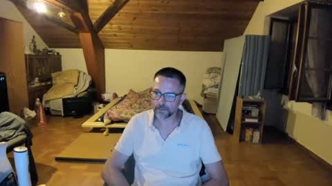 supersquirrel81 online show from 6, 8, 2026