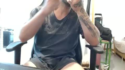 Snapshot of surfdog95 chatting on 30, 9, 2025 surfdog95 online show from 30, 9, 2025