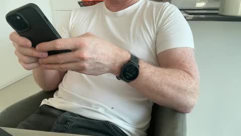 Snapshot of surfstar81 chatting on 7, 1, 2026 surfstar81 online show from 7, 1, 2026