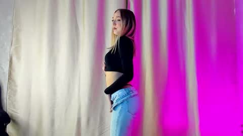 Annie online show from 13, 2, 2025