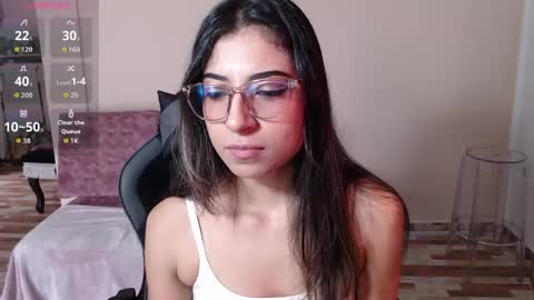 Susana hendrix    online show from 5, 4, 2026