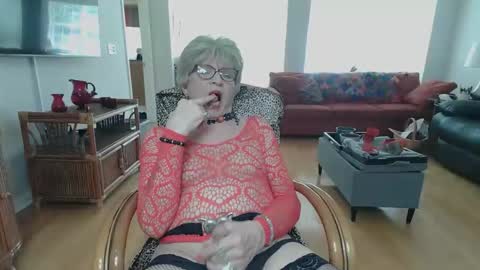Snapshot of susanandlisa chatting on 4, 4, 2026 sexualsusan online show from 4, 4, 2026