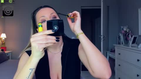 Snapshot of susanjewel chatting on 1, 3, 2025 SusanJewel online show from 1, 3, 2025