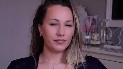 SusanJewel online show from 15, 2, 2026