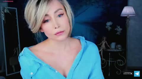 Snapshot of susannawallace chatting on 22, 3, 2026 InaraSerra online show from 22, 3, 2026