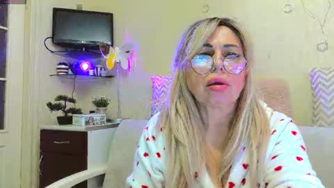 Snapshot of susienoreen chatting on 15, 10, 2025 SusieNoreen online show from 15, 10, 2025